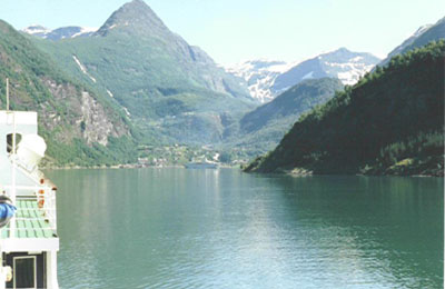 Sail trip to Hellesylt on the Geiranger fjord