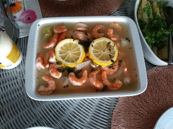 A festive dinner - Cooked, cold trout in jelly a'la Bente
