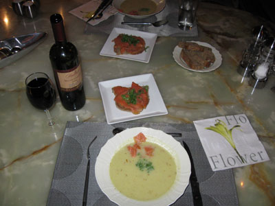 Creamy Jerusalem artichoke soup with smoked salmon