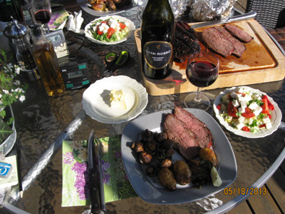 Roast rump steak on the grill with Shopska Salat