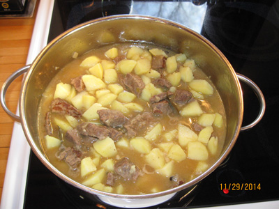 Lobscouse with chives and beetroots