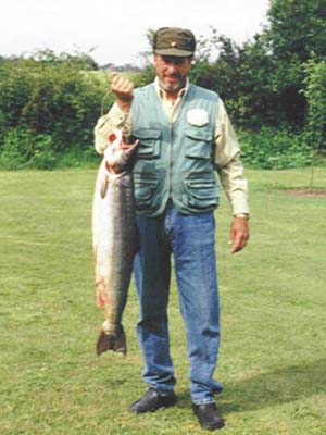 Jrgen Walter with Namsen salmon at 10 kg