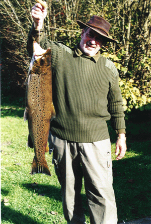 Jrgen Walter with a 6 kg sea trout