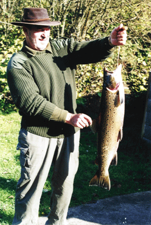 Jrgen Walter with a 6 kg sea trout