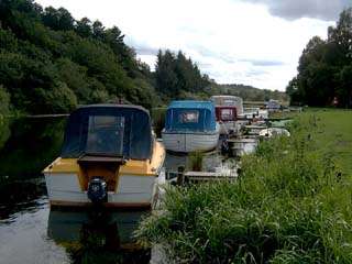 Boat harbor and free fishing in Camping Lang for guests only