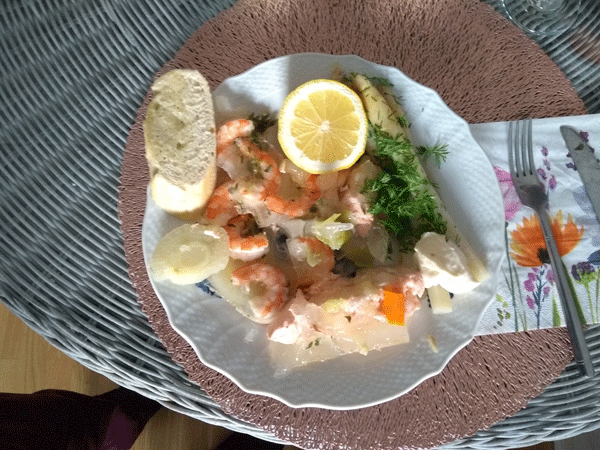 A festive dinner - Cooked, cold trout in jelly a'la Bente