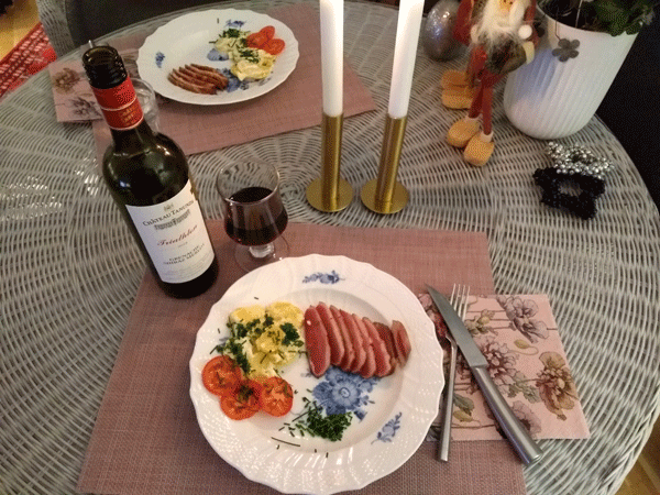 Duck breast served with creamed potatoes, tomato and chives