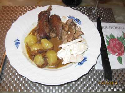 Fasan i Portvinsauce serveret med sm kartofler og Waldorfsalat