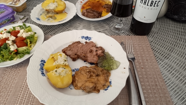 Bagekartoflerne var forkogte, derfor var 24 min. tilstrkkeligt