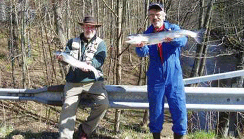 Conny Kok and Jrgen, each with his own salmon Stensn April 2004